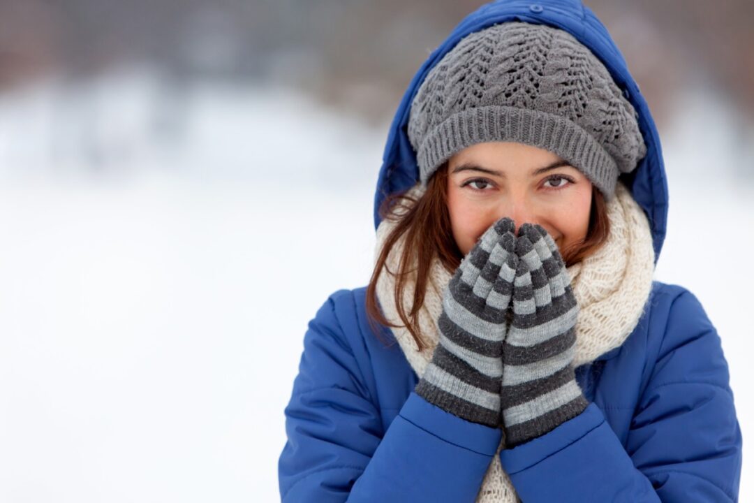 Is using cotton clothing dangerous in freezing temperatures?