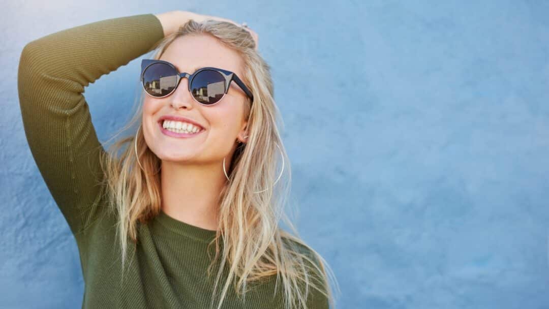 What should I look for in sunglasses for eye protection?